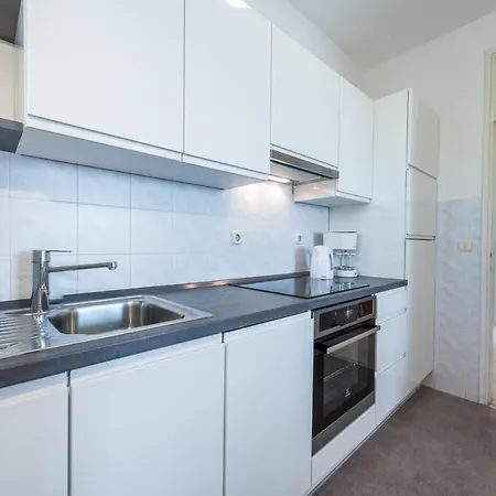 Apartman Lena - Three-bedroom With Balcony And Sea View