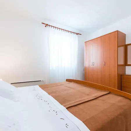 Lena - Three-bedroom With Balcony And Sea View Apartman